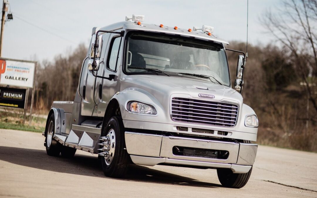 2008 FREIGHTLINER M2-106 CUMMINS 330HP LONESTAR