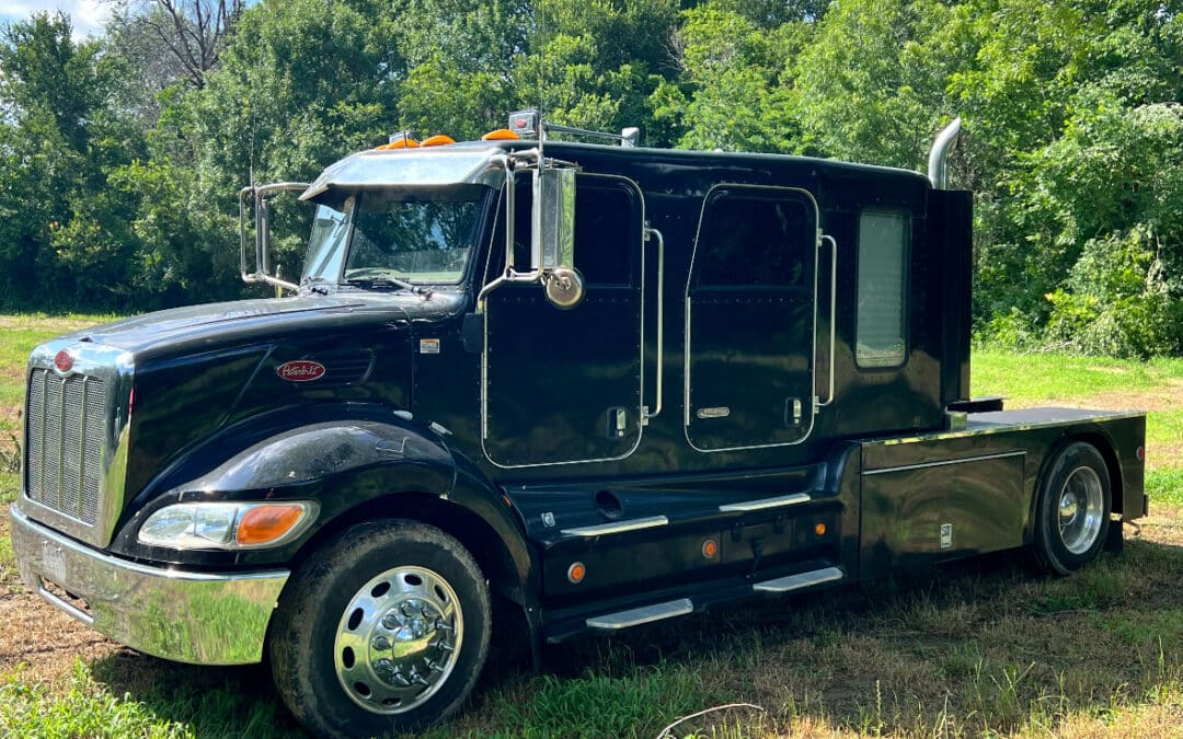 2008 PETERBILT 335 SCHWALBE CUMMINS