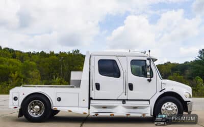 2005 FREIGHTLINER SPORTCHASSIS CAT 300HP