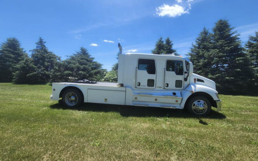 2009 KENWORTH T-370 CREW CAB SCHWALBE