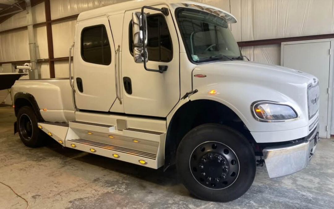 2010 FREIGHTLINER M2 CUMMINS SPORTCHASSIS P2