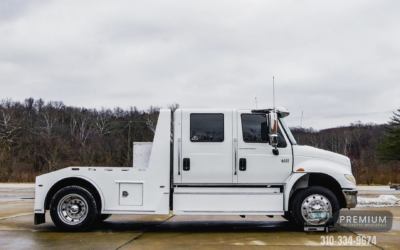 2008 INTERNATIONAL 4400 CUSTOM 2L HAULER DT570