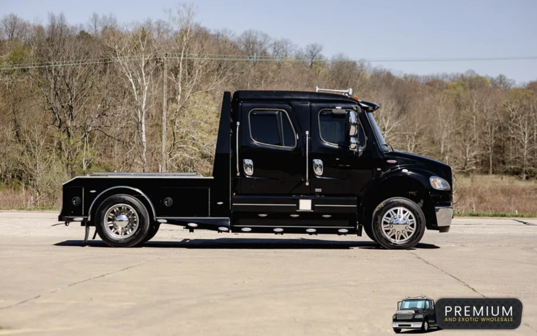 2015 FREIGHTLINER M2-106 – CUMMINS 350HP – 39K MILES