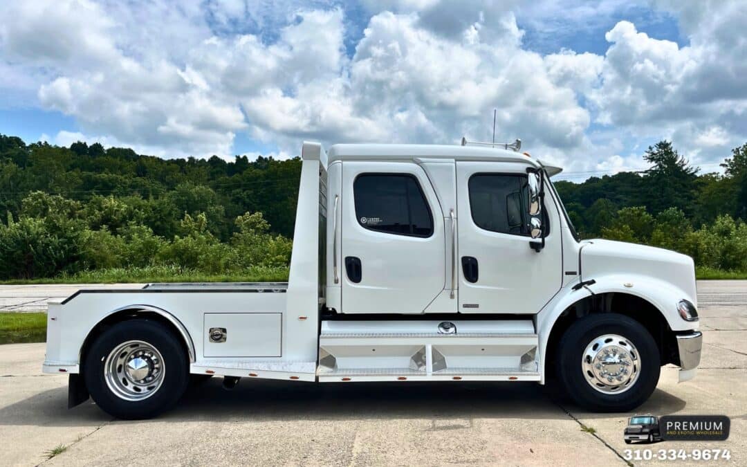 2010 FREIGHTLINER M2-112 LAREDO HAULER