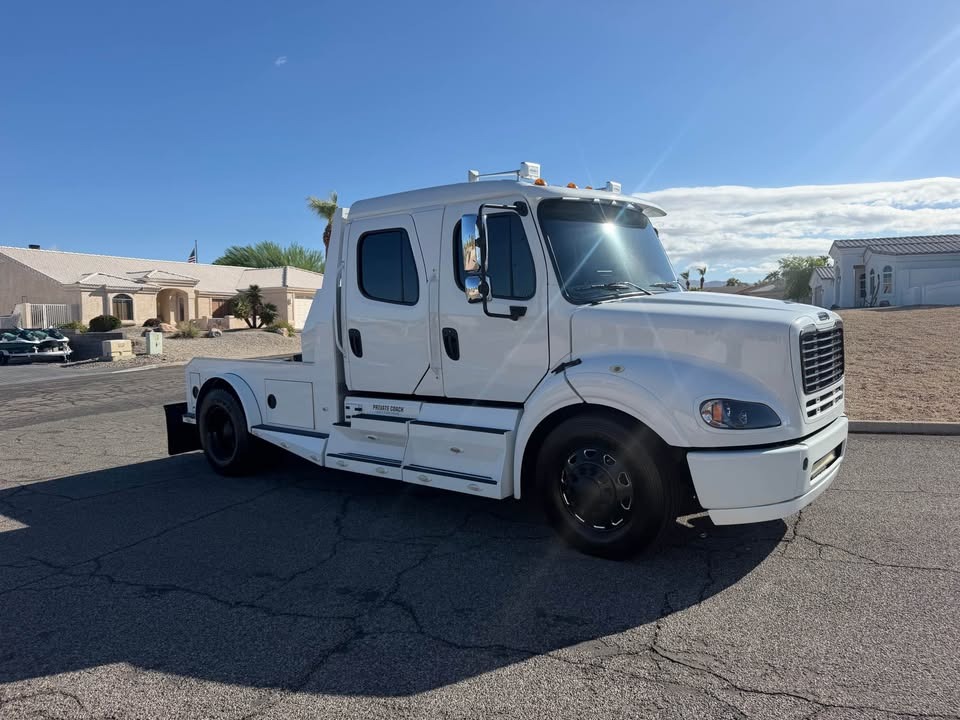 2014 Freightliner M2-112 SportChassis Big Block White Detroit DD13 505HP