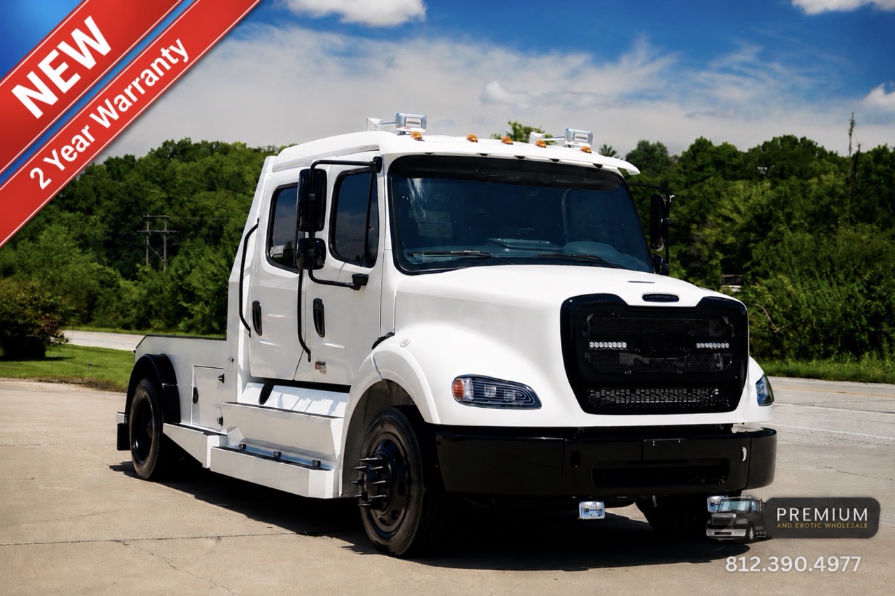 Laredo M2-112 2027 Freightliner